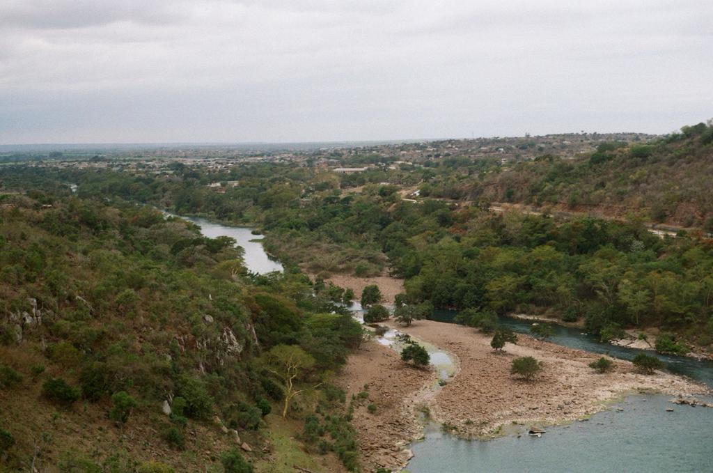 View from the Phongolo dam: Abiotic group LL22 © SUSDEV