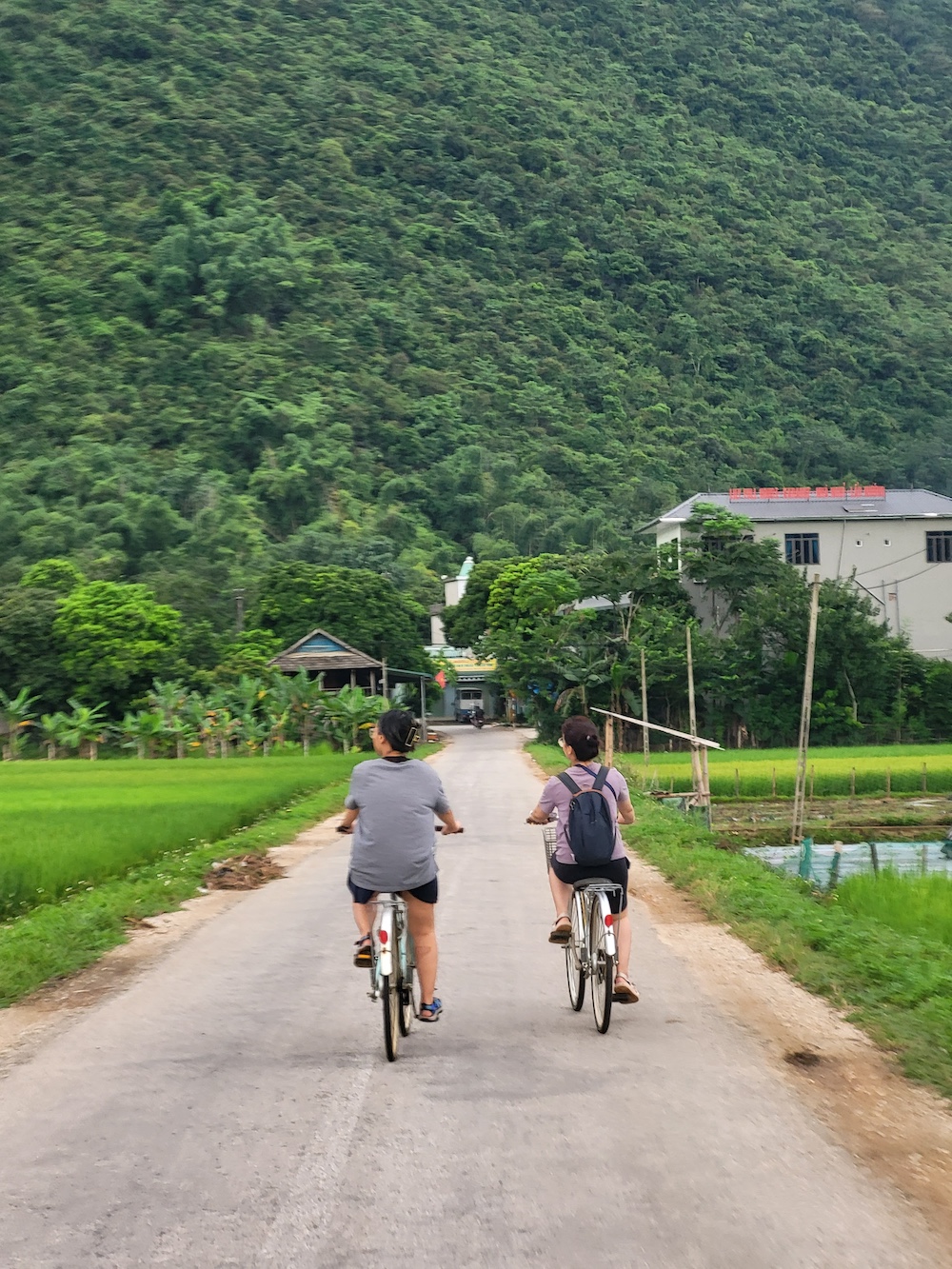 Riding through Mai Hich – Living Lab September 2023, Vietnam © SUSDEV